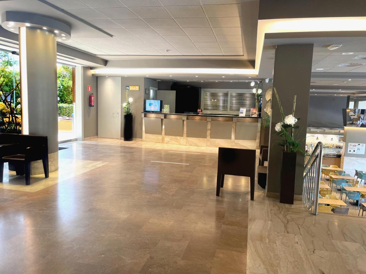 Aparthotel Sunclub Salou Bagian luar foto